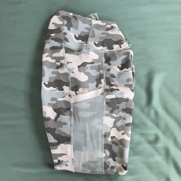 Fabletics legging - Picture 3 of 4